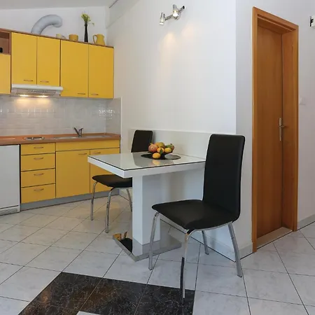 Amazing In Arbanija With Kitchen *